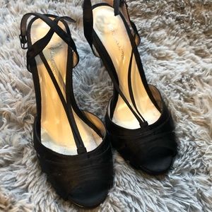bcbgmaxazria high heel shoes 7.5